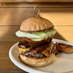 The goodies - ハラペーニョ・チーズバーガー♡に、スモークベーコン♡トッピング♡