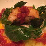 ザ・ロビー - 本日の魚のソテーはタイム風味トマトソースとバジルオイルと一緒に
