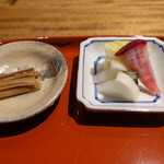 温石 - 蓮根金平と香の物