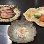 割烹 渡辺 - 新潟の豚さんと自家製5年熟成赤味噌、すずきとカリフラワーの和えもの、自家製漬け物（土鍋ご飯のおかず）