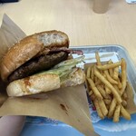 YAKEBI FIRE HEAD BURGER - 料理写真: