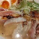 麺家 たけ田 - 真鯛と地鶏の塩らーめんアップ