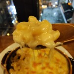 ビアバー ノースアイランド - 自家製ホワイトソースのグラタンのアップ