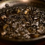 上六ワイン - アオリイカのイカスミパエリア　　　　　　　　　　　　　　（アオリイカの旨味とイカスミの濃厚さと）　4500円