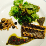 ミラコロ 伊豆高原 地元食材イタリアン - サワラのグリルに、地産の柔らかいレタスの付け合わせ。(^.^)