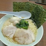 横浜家系ラーメン 魂心家 富山店 - 味玉ラーメン(味噌)　¥930