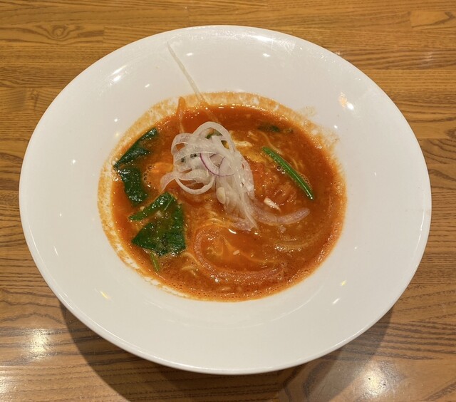 真っ赤ならーめん とまこ 三宮センタープラザ店 - 神戸三宮（阪急