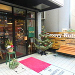 Groovy Nuts - 外観