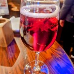 アイリッシュパブザハイブ - キティ（赤ワイン＆ジンジャーエール）