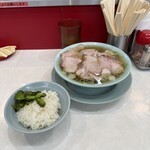 なぎちゃんラーメン - 料理写真: