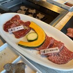 上野 和牛焼肉 USHIHACHI 極 - 