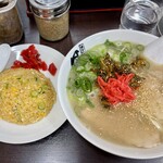 風靡 - 半分やきめし到着してセットが完成