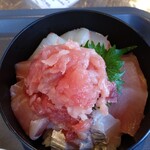 336837505 - 生まぐろと地魚丼　2000円