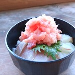 336837511 - 生まぐろと地魚丼　2000円