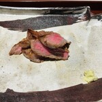 馳走 啐啄一十  - 【写真⑬】榊山牛のサーロイン(1ヶ月熟成)の炭火焼きステーキ