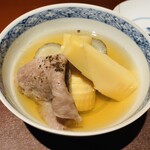 馳走 啐啄一十  - 【写真⑯】榊山牛のサーロイン(1週間熟成)の肉吸い、筍(阿久根)、和田ごぼう(北海道)