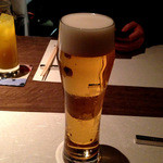 フレンチ割烹 宿 - ２杯目のビールがグラスで