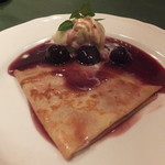 ワインレストラン ドミナス - チェリーのクレープ