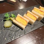 サントリーバー＆ダイニング 北新地 水響亭 - トリュフ香るたまごカツサンド　美味しかった(๑˃̵ᴗ˂̵)