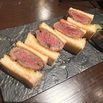 サントリーバー＆ダイニング 北新地 水響亭 - 和牛フィレ肉のカツサンド　コチラも最高に美味しかった(๑˃̵ᴗ˂̵)