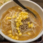 湯島らーめん - 真上からのアングル