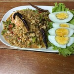 Larp Silom 3 - 料理写真:ガパオ的な奴（スゴイ辛いけどお米すすむ奴）