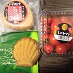 ザ・ビッグエクスプレス - 料理写真:さきがけしょうゆおにぎり　シェルレーヌ伊勢茶　ミニトマト