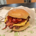 シェイクシャック - スモークシャックだよ。辛く無さそうなそぶり