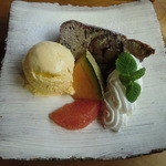 モノイレ カフェ - 渋皮栗のクグロフ 
      