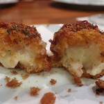 びのぐら～ちぇ - ・コース カニクリームコロッケの断面。