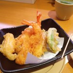 スシロー - ★★★天ぷら盛り合わせ 490円 いいフライヤーがあるのか サクサクで美味しい！