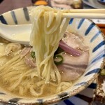 中華そば 鴨福 - 中太麺