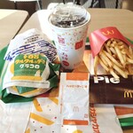 マクドナルド - 料理写真:トロ旨タルタル&デミグラコロセット、シャカシャカポテトハッピーターン味、炙り醤油風ダブル肉厚ビーフ、とろ～り３種のチーズのビーフシチューパイ