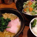 ラーメン 末廣家
