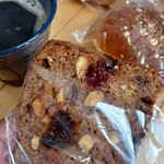 ハラペコパン - フルーツとアーモンド入りロブロ