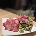 和牛焼肉 古太郎  - 黒タン塩とハラミ