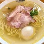 自家製麺 公園前 - 塩らぁめん味玉入り、麺大盛