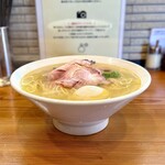 自家製麺 公園前 - 塩らぁめん味玉入り、麺大盛