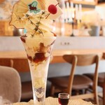 カフェ・ド・リオン パレット - 【2025.12】タルトタタンラムレーズンパフェ(税込2,178円)