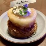 シェ・アオタニ - 8月誕生日のお祝いに桃のタルトを！瑞々しい桃とザクザク香ばしいタルト生地の対比を楽しみながら完食(^^)  ※自宅撮影