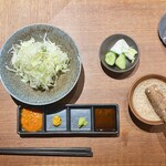 とんかつ ここまでやるか。 - 