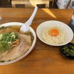 地鶏中華そば 祥秀 - 料理