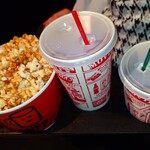 TOHOシネマズ コンセッション - ドリンク写真:買い求めた品々
