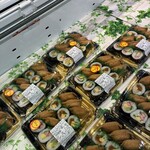 お弁当のヒライ - もう、ほとんどが半額です。