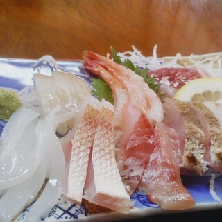 口コミ一覧 : キッチン さかなやさん - 仁賀保/海鮮 [食べログ]