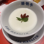 囍鵲亭 - 杏仁豆腐。とても好みの固さ。