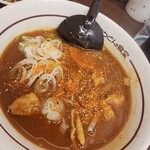 山田うどん食堂 - 料理写真:定期的に食べたくなるカレーそばに七味追加！