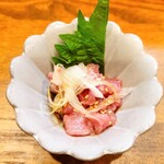 酒場ダイニング芳〜HANA〜 - 『つきだし・魚の漬け』