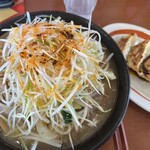 幸楽苑 - 料理写真:塩野菜タンメン、大盛り、千切りネギ、メンマ、餃子