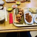 公園食堂おおさか - ボリューム満点でお腹いっぱい！